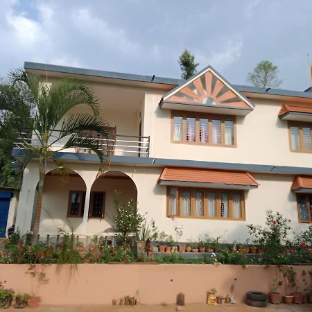 Krishna Kuteera Apartment Siddāpur Екстериор снимка